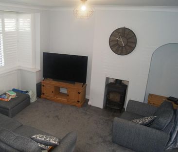 3 bedroom semi-detached house to rent - Photo 6