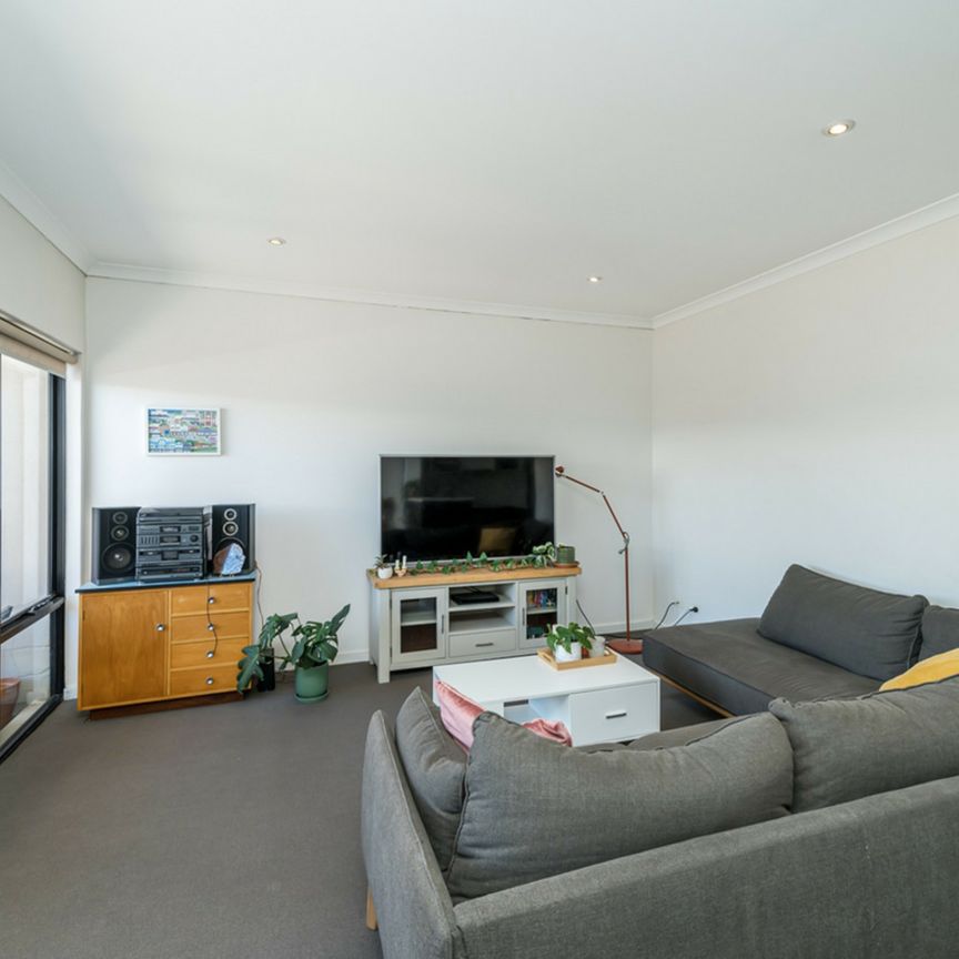 Private paradise in Inglewood - Photo 1