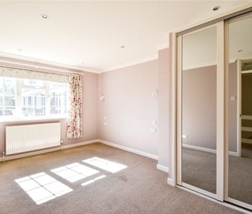 A well presented 3 bedroom house to rent in the popular Cherry Hint... - Photo 5