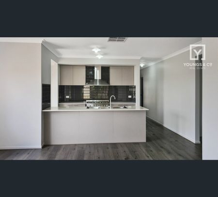 21 Hillsborough Ave, Shepparton, Vic 3630 - Photo 4