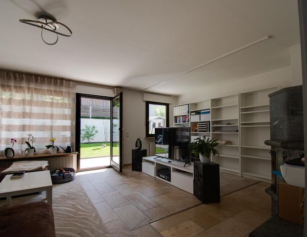 Moderne 3,5-Zimmer-Erdgeschoßwohnung mit großem Garten - Foto 1