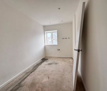 3 bed Flat for Rent - Photo 1