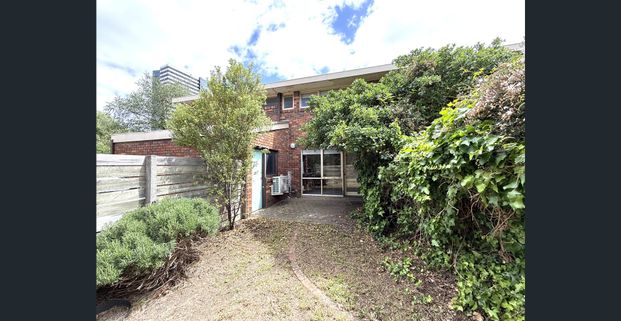 Cosy 2 Bedroom Townhouse - Parkville - Photo 1