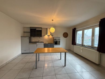 Ruim & instapklaar appartement met 1 slaapkamer pal in het centrum van Diepenbeek. - Photo 4