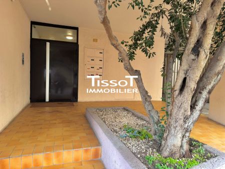 Location Appartement 3 pièces 61m² NIMES 30000 - Photo 4