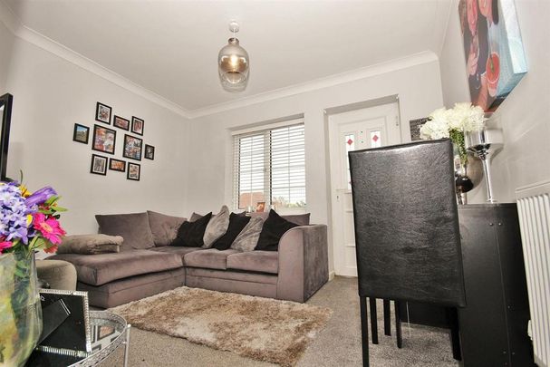 2 bedroom maisonette to rent - Photo 1