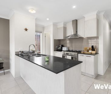 6 Martinshaw Road, Mickleham, Vic 3064 - Photo 1