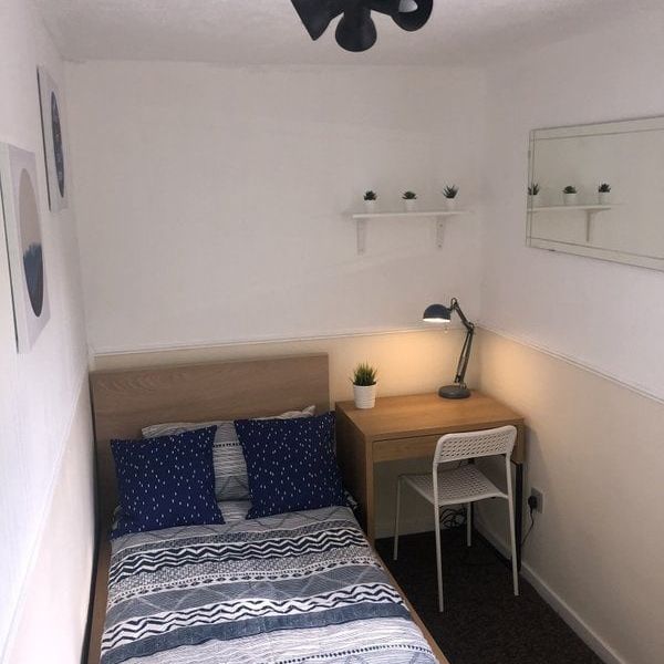 Room in a Shared House, Icknield Port Road, B16 - Photo 1