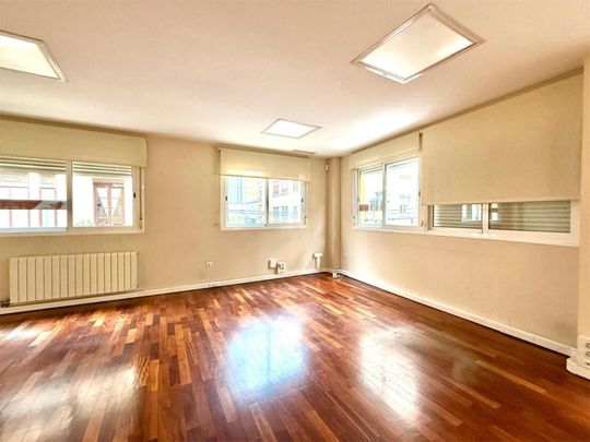 Piso de alquiler en Calle Bazán, 50, Barrio del Centro - Photo 1