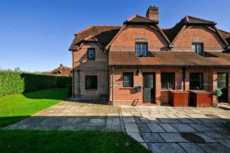 2 bedroom semi-detached house to rent - Photo 4