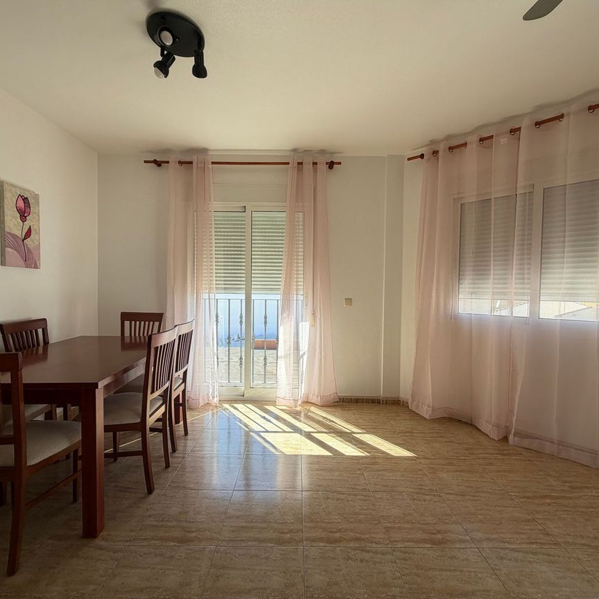 Alquiler de piso en Calle Méndez Núñez - Photo 1