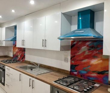 1 bedroom in a house share to rent - Photo 1