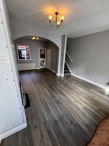 33 Parker Street, Belfast, BT5 4HN - Photo 3