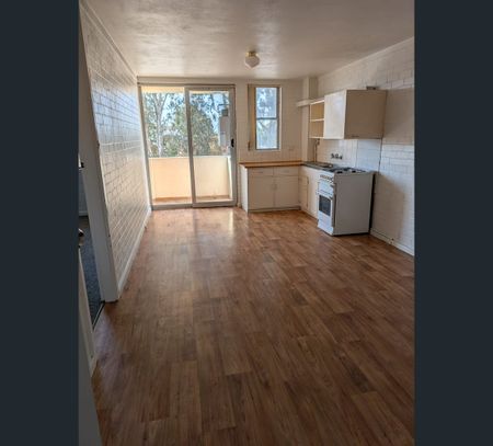 B/52 Swansea Street, East Victoria Park, WA 6101 - Photo 2