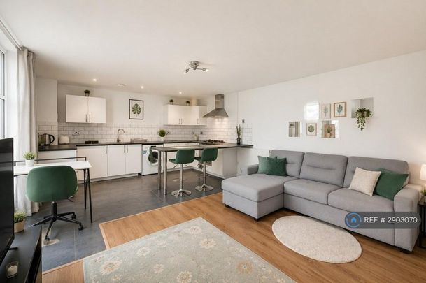 1 bedroom flat to rent - Photo 1