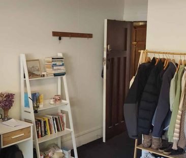 Sundrenched home in North east valley - 2026 - Photo 2