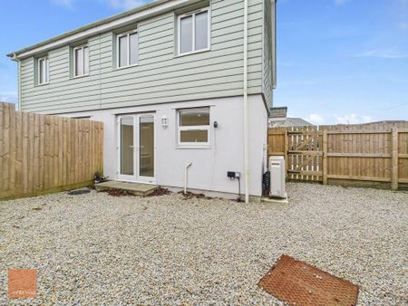 3 bedroom semi-detached house to rent - Photo 4