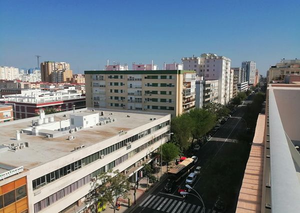 Alquiler Temporada VERANO 2024 Cádiz/ Avenida / Zona Hospital Puerta del mar.