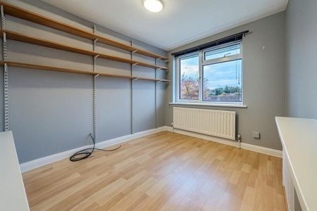 4 bedroom semi-detached house to rent - Photo 5