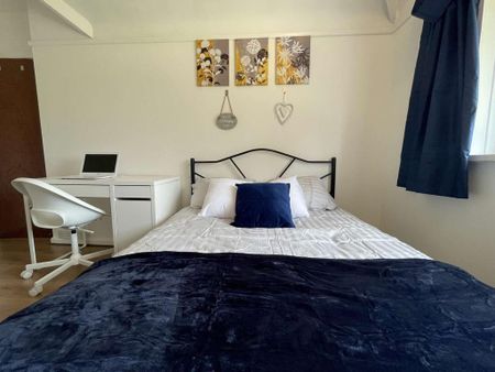 7 bedroom house of multiple occupation to rent - Photo 5