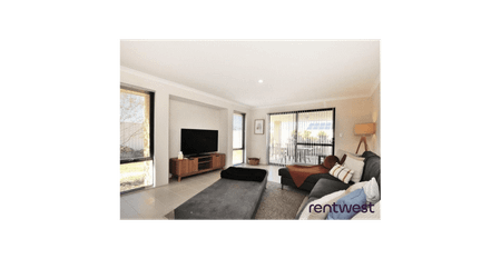 A home with it all! - Photo 3