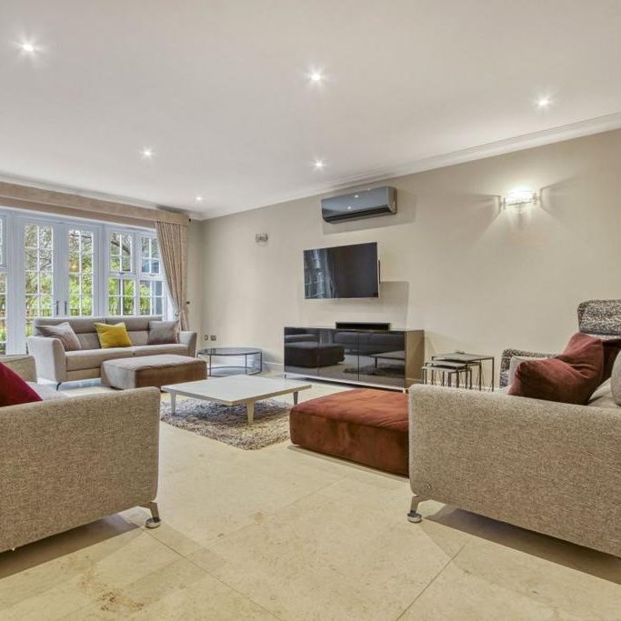 6 bedroom detached house to rent - Photo 1