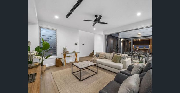 Charming Family Home in the Heart of Paddington - Photo 1