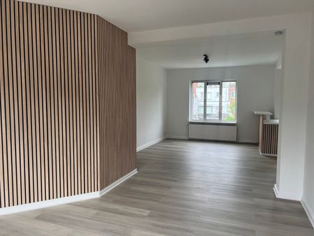 VOLLEDIG GERENOVEERD TRIPLEXAPPARTEMENT TE HUUR IN ZELLIK! - Photo 5