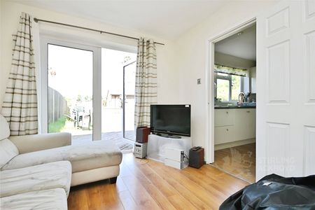 Blackwell Avenue, Guildford, Surrey, GU2 8LU - Photo 3