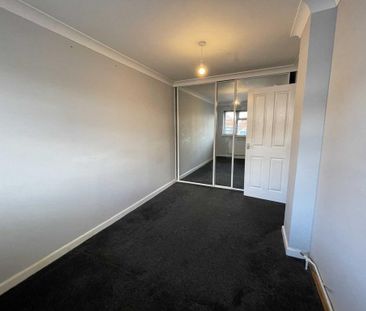 4 bedroom terraced house to rent - Photo 1