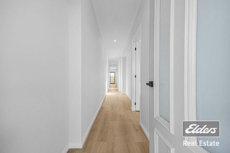 An elegant residence perfect for comfortable living! - Photo 2