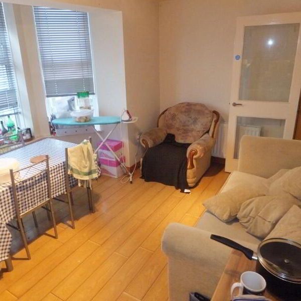 Flat 2, 14 Ashley Avenue, Lisburn Road, BT9 7BT - Photo 1