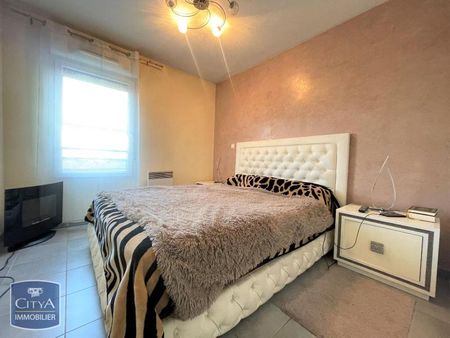 Location Appartement 3 pièces 75m² CHATEAURENARD 13160 - Photo 3