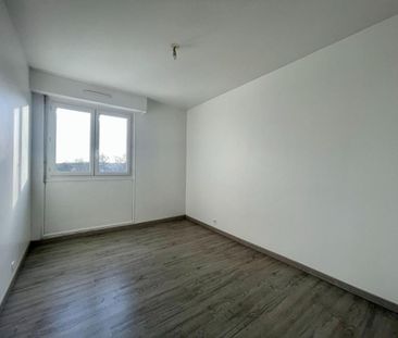 Location Appartement 4 pièces 77m² QUIMPER 29000 - Photo 4