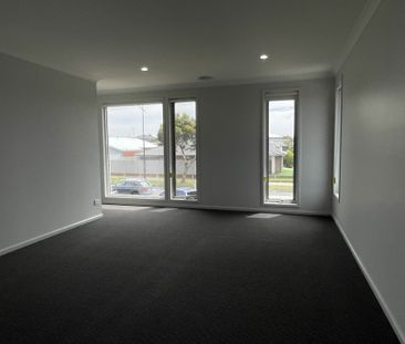 Brand-New 5-Bedroom Home Opposite The Dunes Village - Photo 2