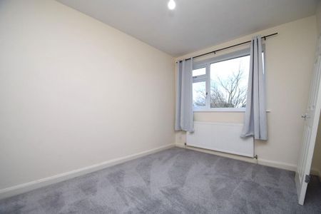 4 bedroom detached house to rent - Photo 4