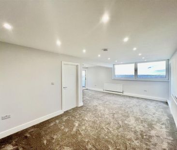 4 bedroom penthouse to rent - Photo 2