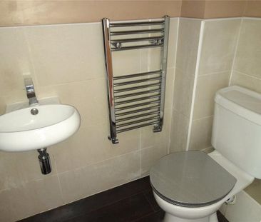 3 bedroom terraced house to rent - Photo 2