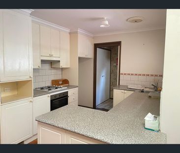 74 Menzies drive, Sunbury, Vic 3429 - Photo 5