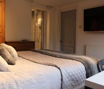 Bedroom Detached House In Winton, BH9 - Photo 6