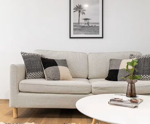 Rockingham - Photo 1