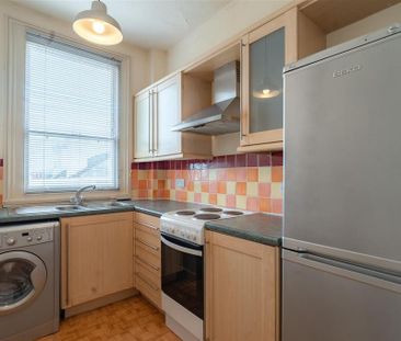 2 bedroom flat to rent - Photo 6
