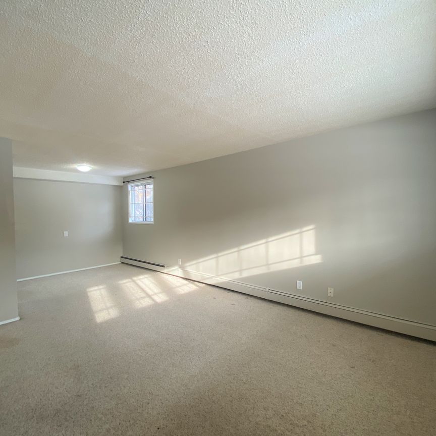 Hearth Manor - Photo 1