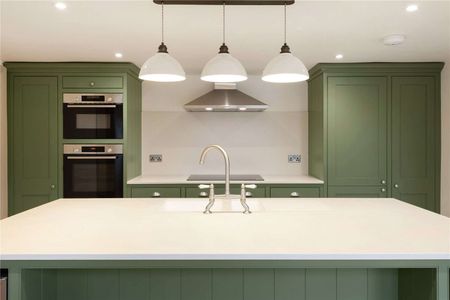 Newly renovated cottage in the heart of Oddington. - Photo 2