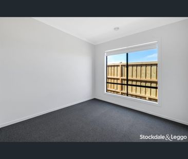 11 Aldgate Street, Fraser Rise, Vic 3336 - Photo 2
