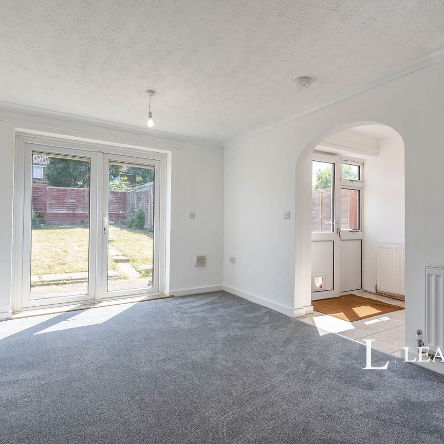 2 bedroom house to rent Hydean Way, SG2 - Photo 1