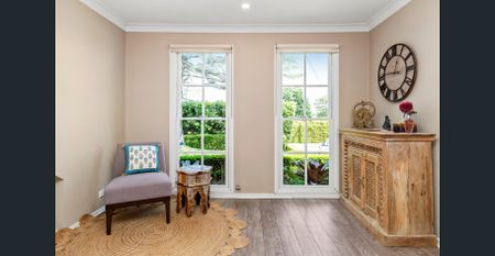 Stylish Family Retreat in a Prime Cul-de-Sac Location - Photo 4