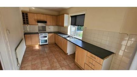 2 bedroom semi-detached house to rent - Photo 4