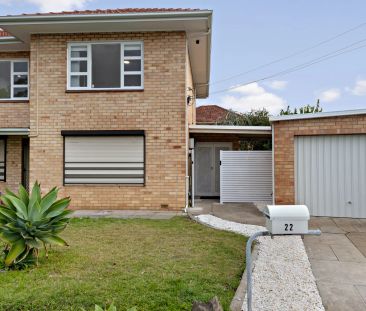 A Charming Renovated Home in Fulham Gardens - Photo 6