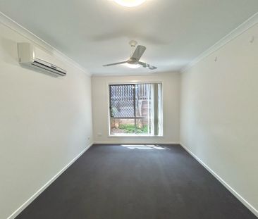 TIDY 3 BEDROOM FAMILY HOME + STUDY & MEDIA ROOM - Photo 4